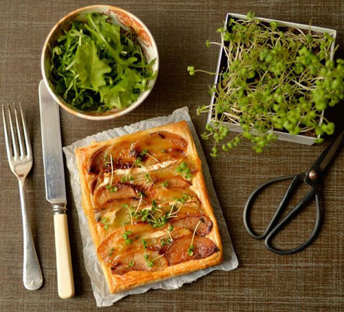 Tarteletes de maçã caramelizada com camembert